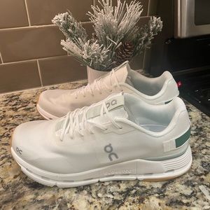 Women’s OnCloud’s Cloudnova